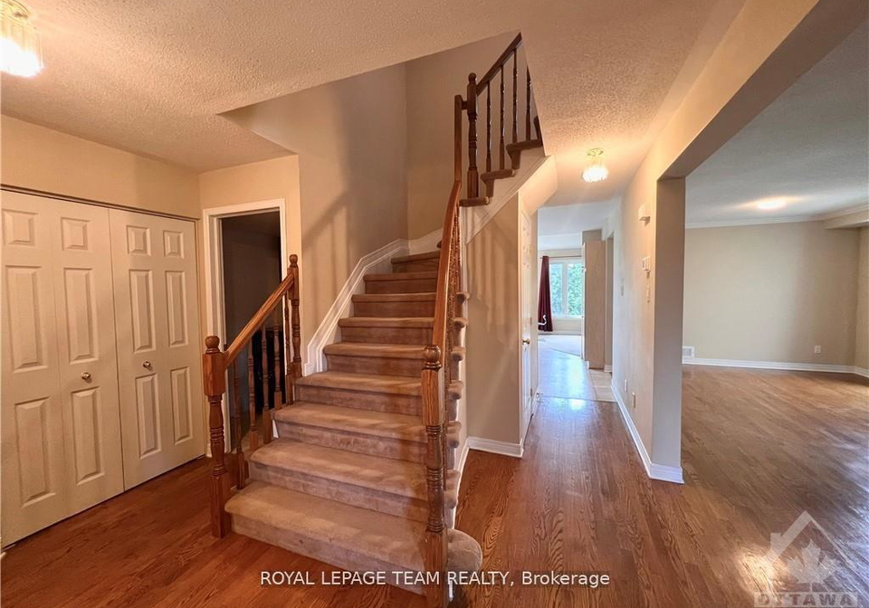 35-rialto-way-ottawa-ontario-x12241125