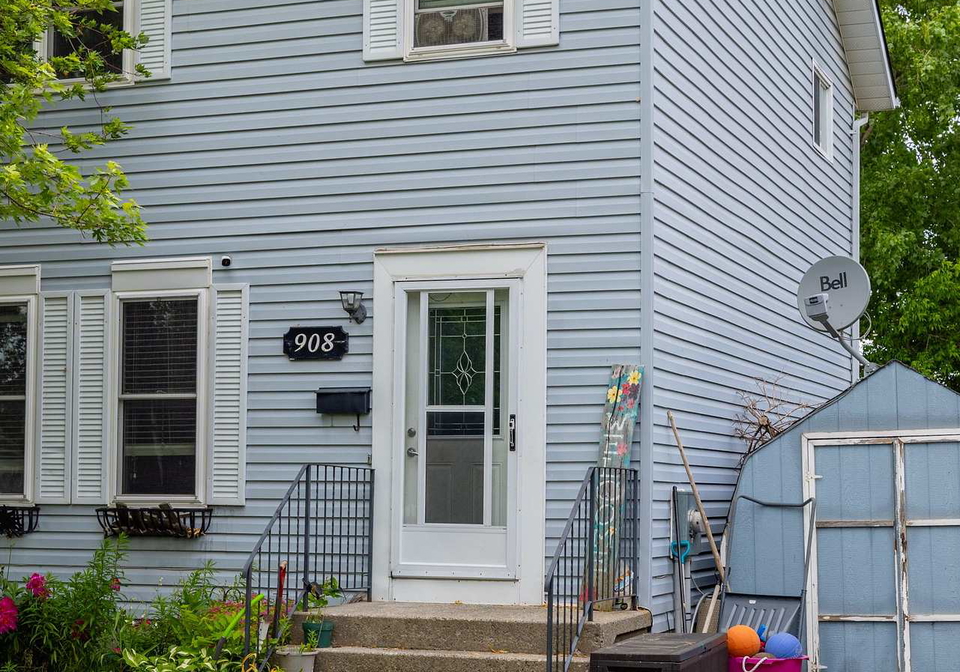 908-uxbridge-crescent-kingston-ontario-x12241494