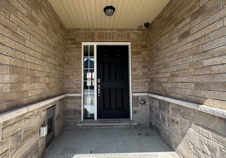 7735-shaw-street-niagara-falls-ontario-x12241616