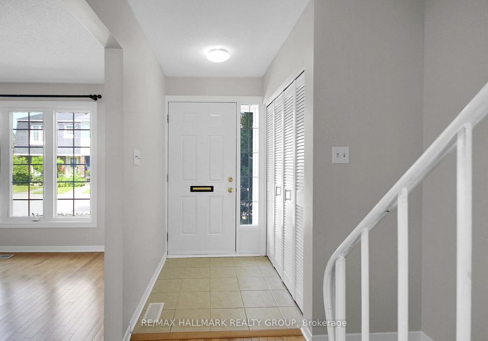 504-orkney-private-mooneysbaycarletonheightsanarea-ottawa-ontario-x12241845