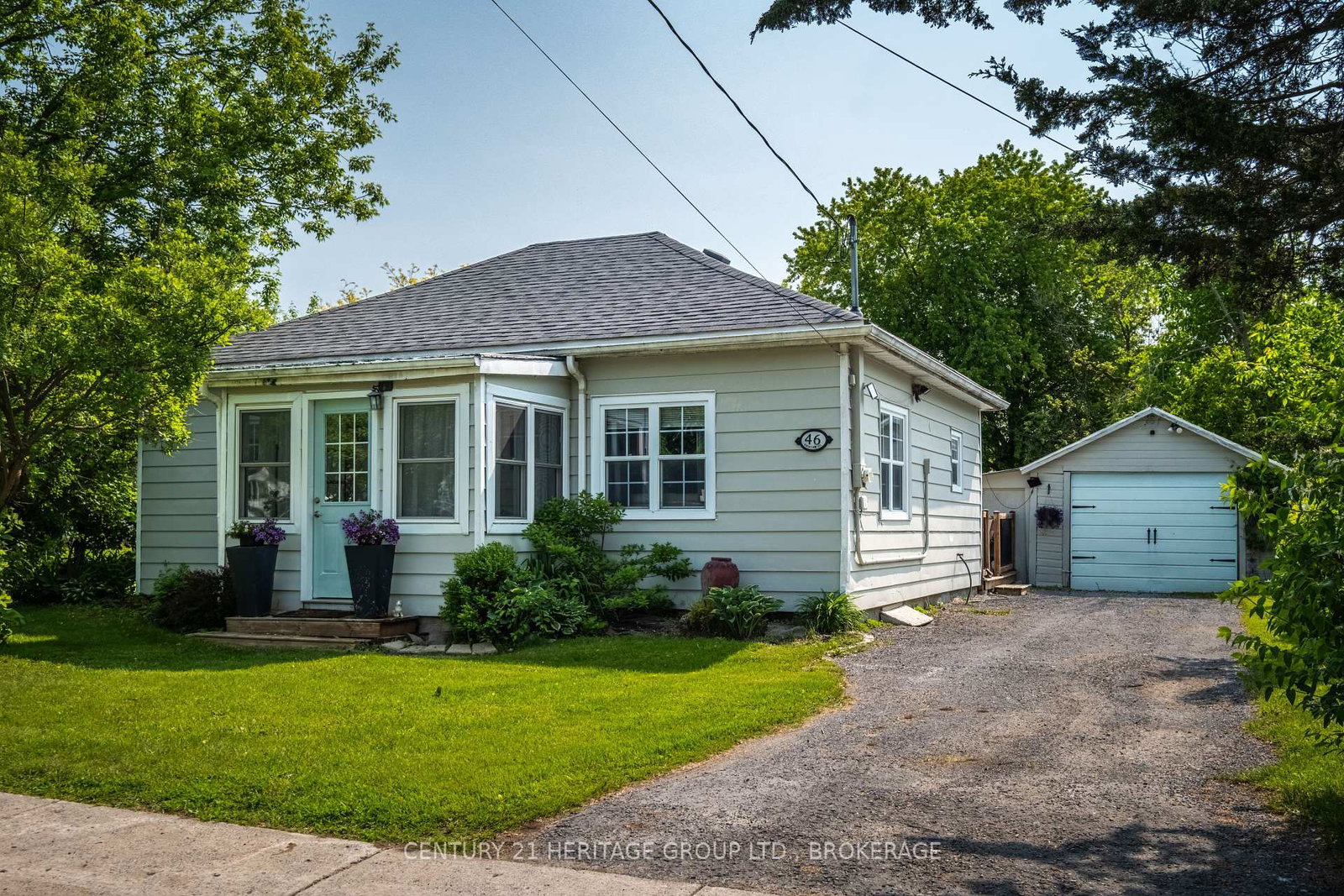 46-centre-street-loyalist-ontario-x12242012