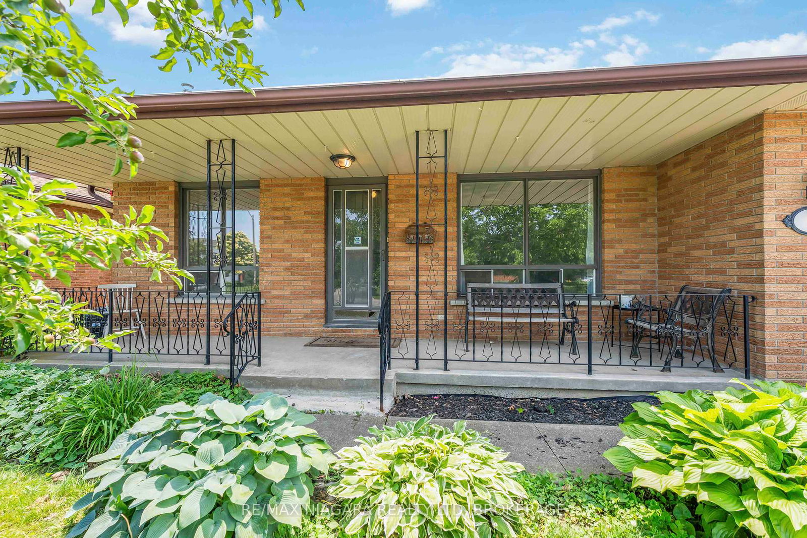 4-charleen-circle-st-catharines-ontario-x12242049
