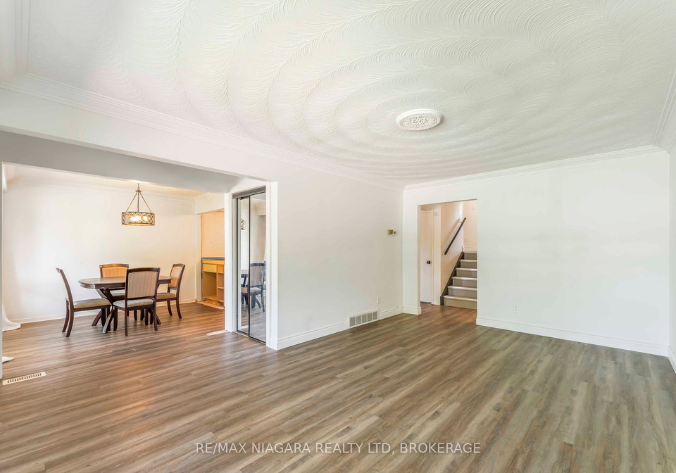 4-charleen-circle-st-catharines-ontario-x12242049