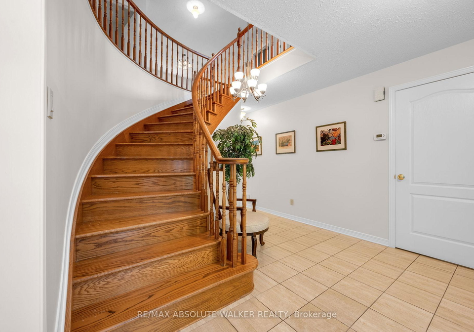 8-baslaw-drive-ottawa-ontario-x12242240