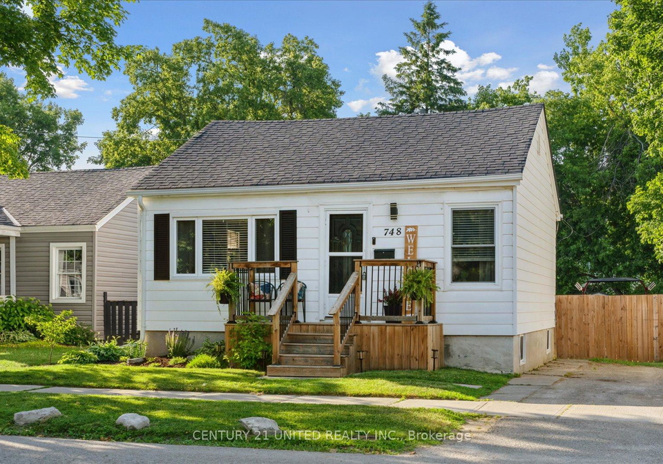748-brown-street-peterborough-central-ontario-x12242348