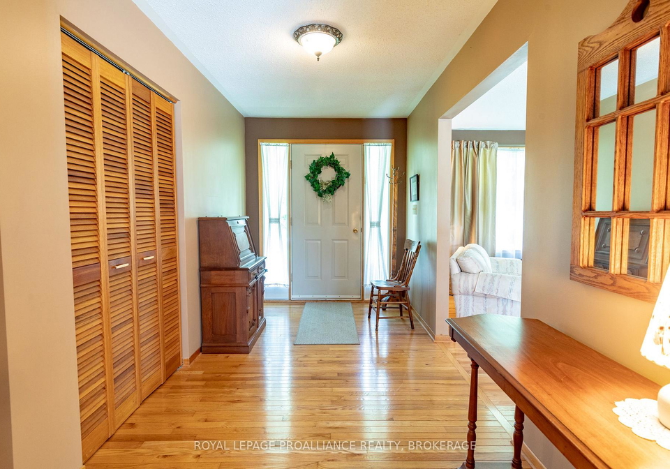 25-hillcrest-road-frontenac-islands-ontario-x12242712