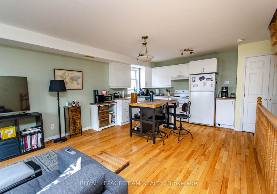 258-260-st-andrew-street-ottawa-ontario-x12242756