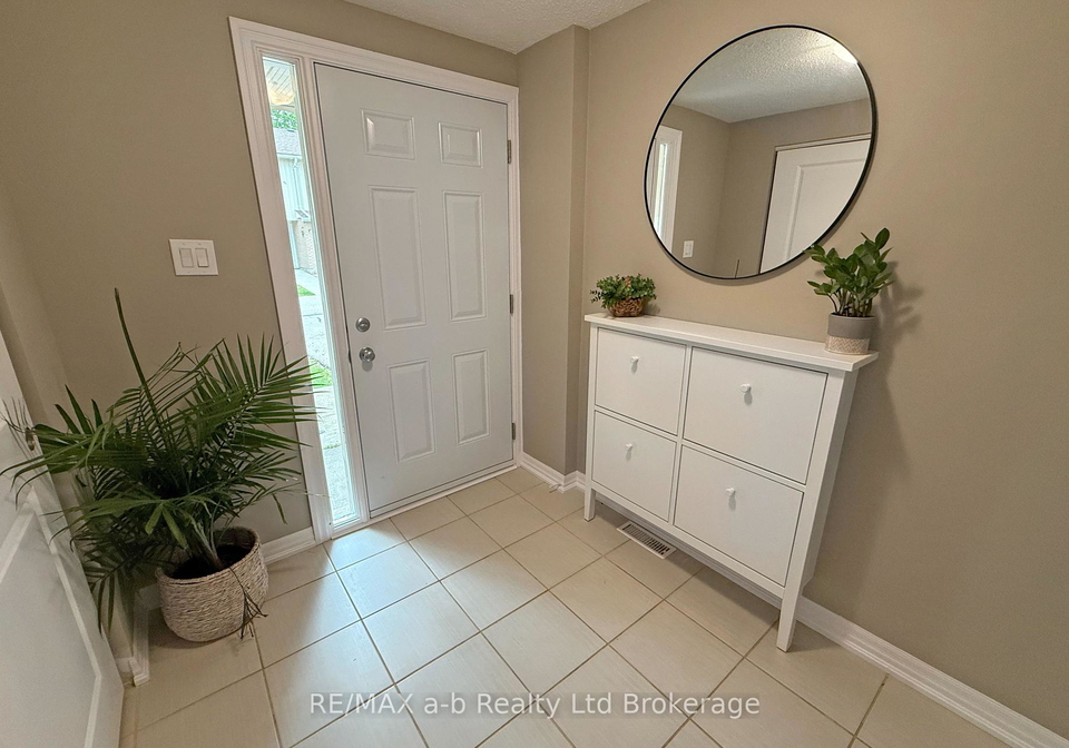 2bluevale-street-n-waterloo-ontario-x12242999