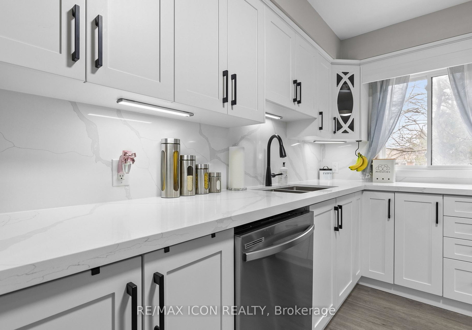 30-hugo-crescent-kitchener-ontario-x12243063