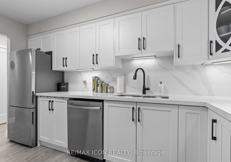 30-hugo-crescent-kitchener-ontario-x12243063