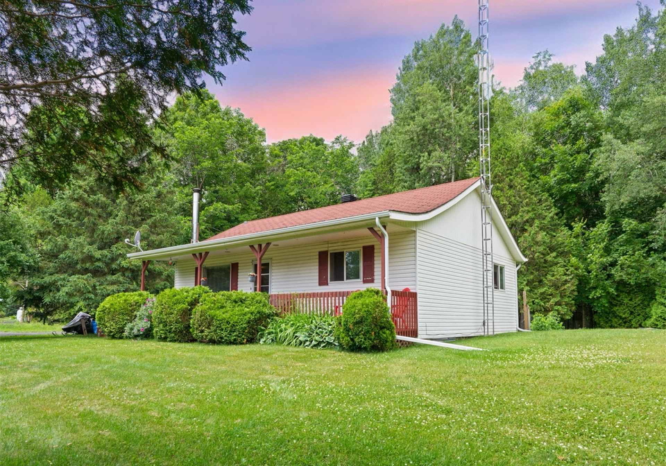 3842-lakeside-drive-south-glengarry-ontario-x12243383