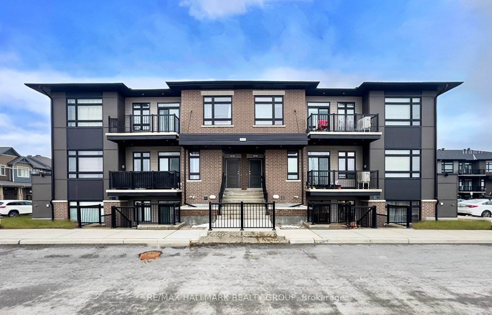 320-tulum-crescent-kanata-ontario-x12243408