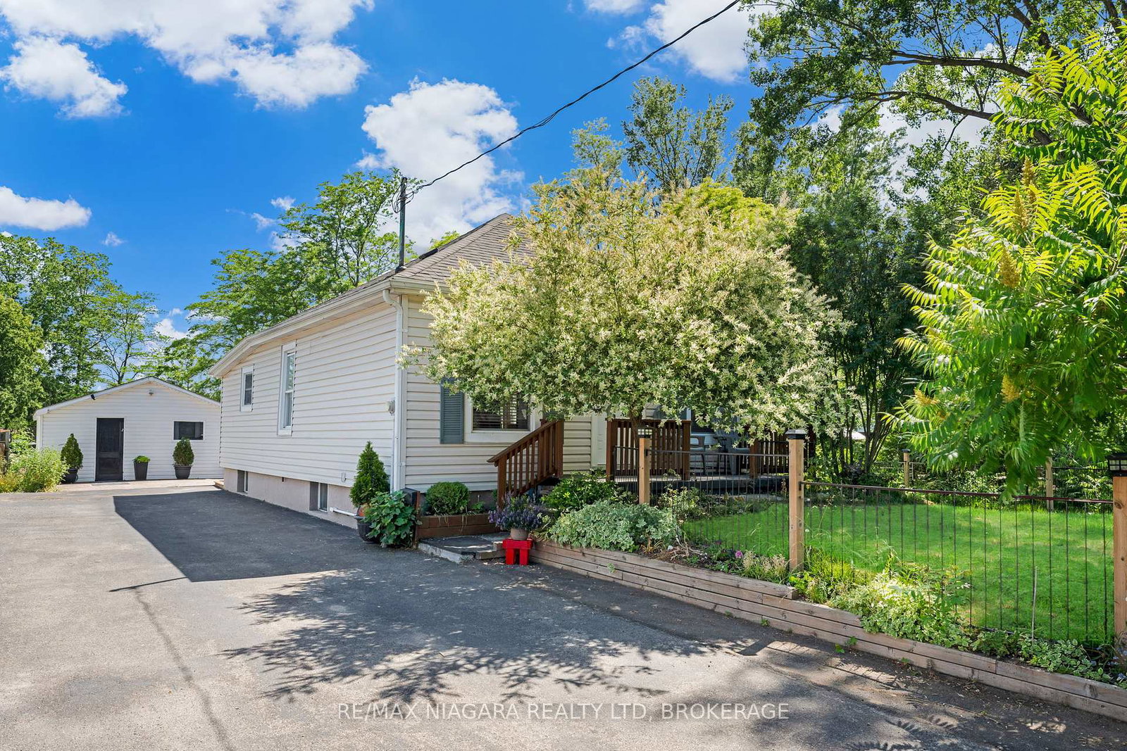 39-sharpe-avenue-welland-ontario-x12243535