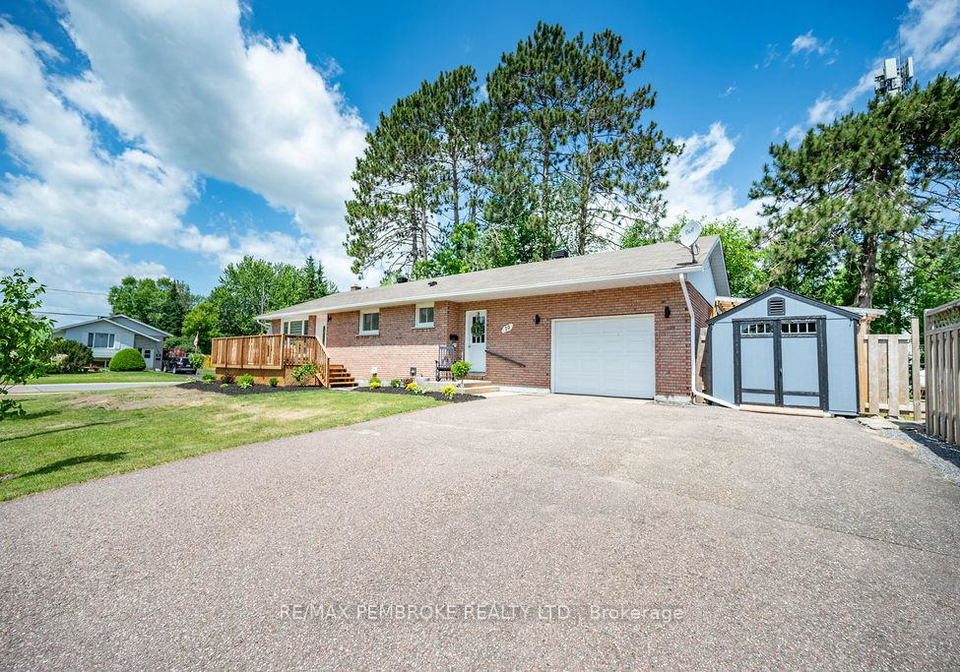 10-edith-street-petawawa-ontario-x12243604
