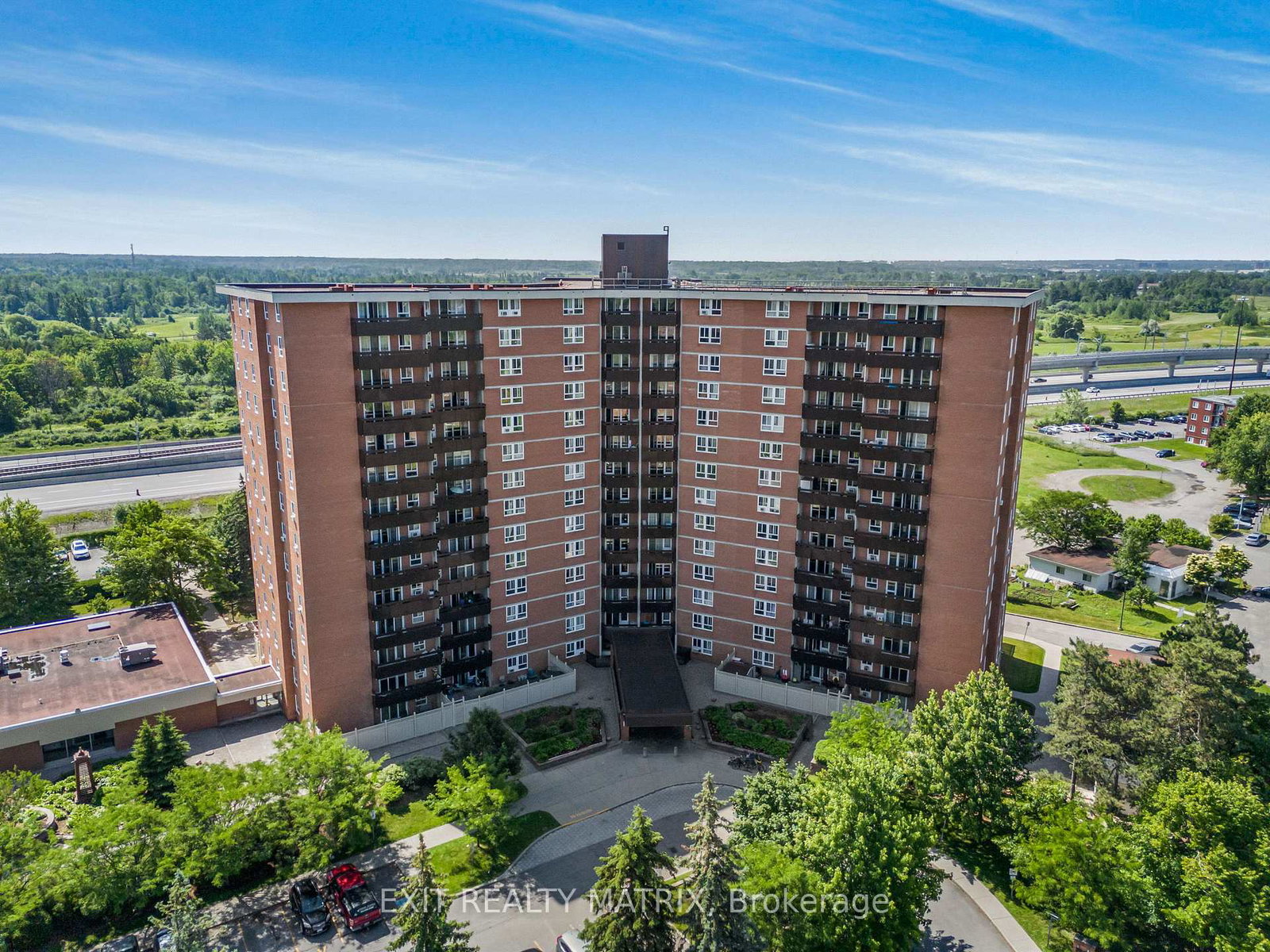 2000-jasmine-crescent-ottawa-ontario-x12243756
