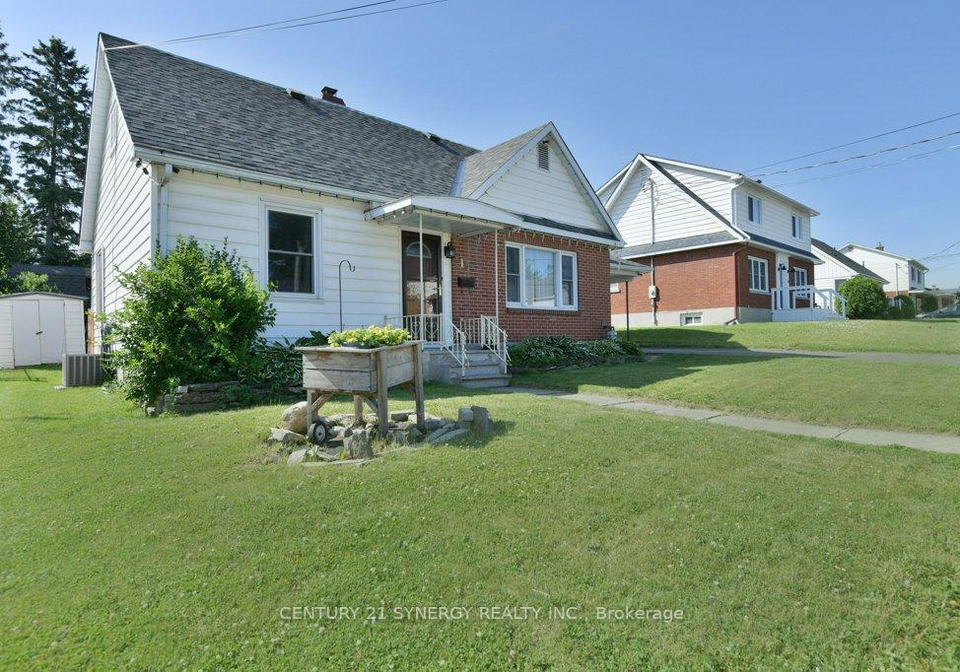 10-mclachlin-street-s-arnprior-ontario-x12243782