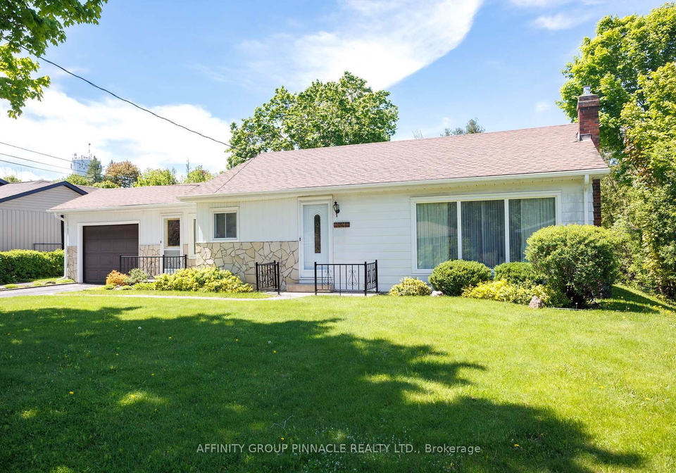 121-clifton-street-kawartha-lakes-ontario-x12243896