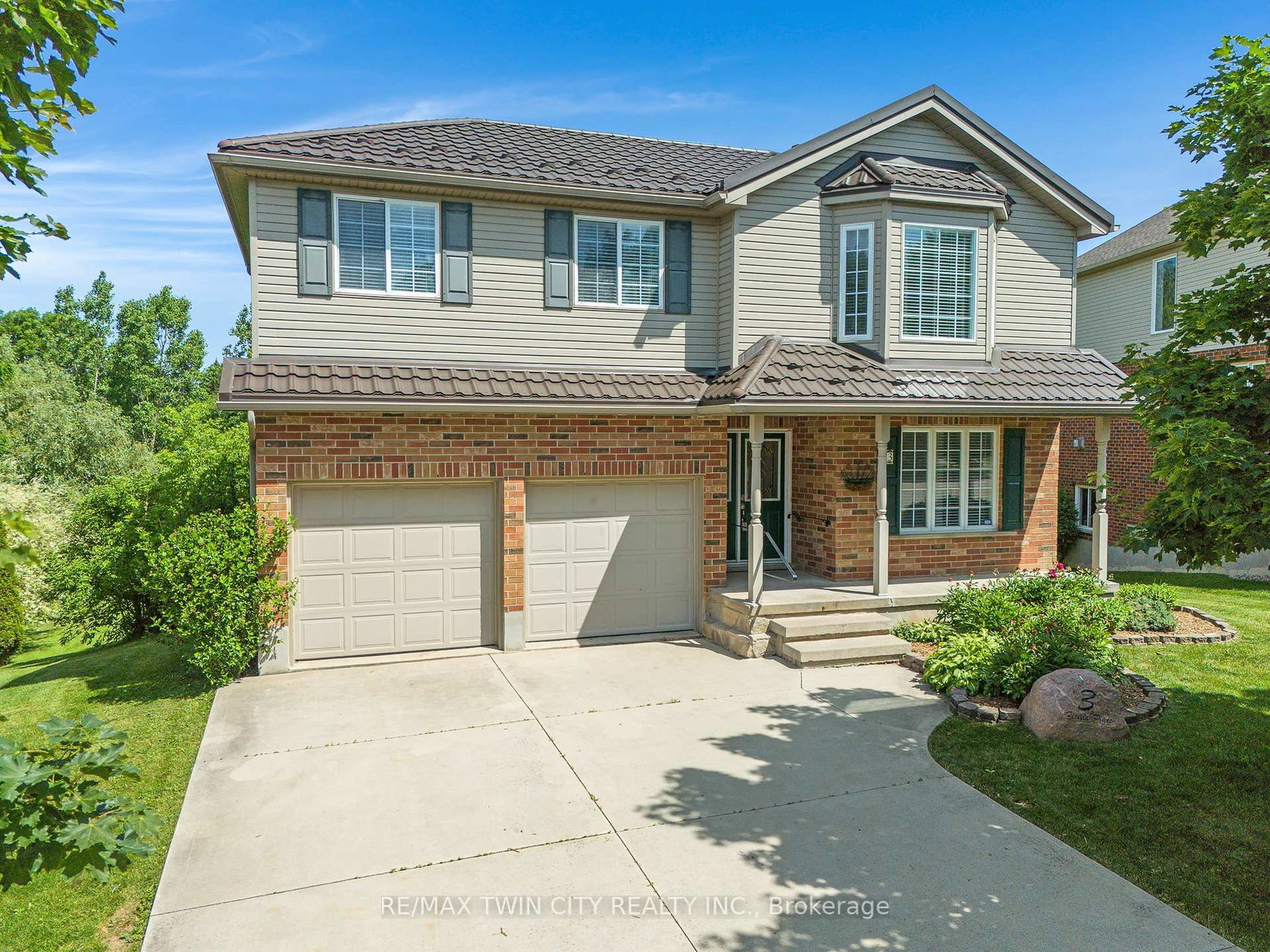 3-firella-place-wellesley-ontario-x12244715