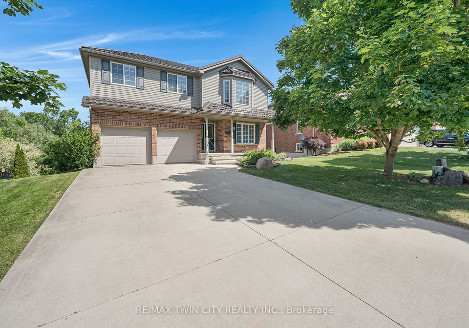 3-firella-place-wellesley-ontario-x12244715