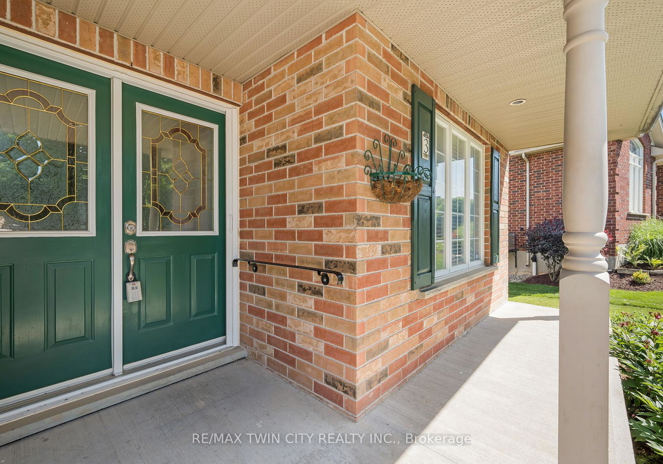 3-firella-place-wellesley-ontario-x12244715