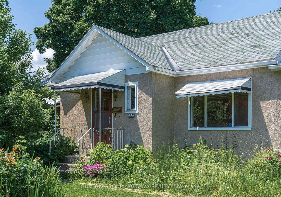15-granton-avenue-ottawa-ontario-x12244902
