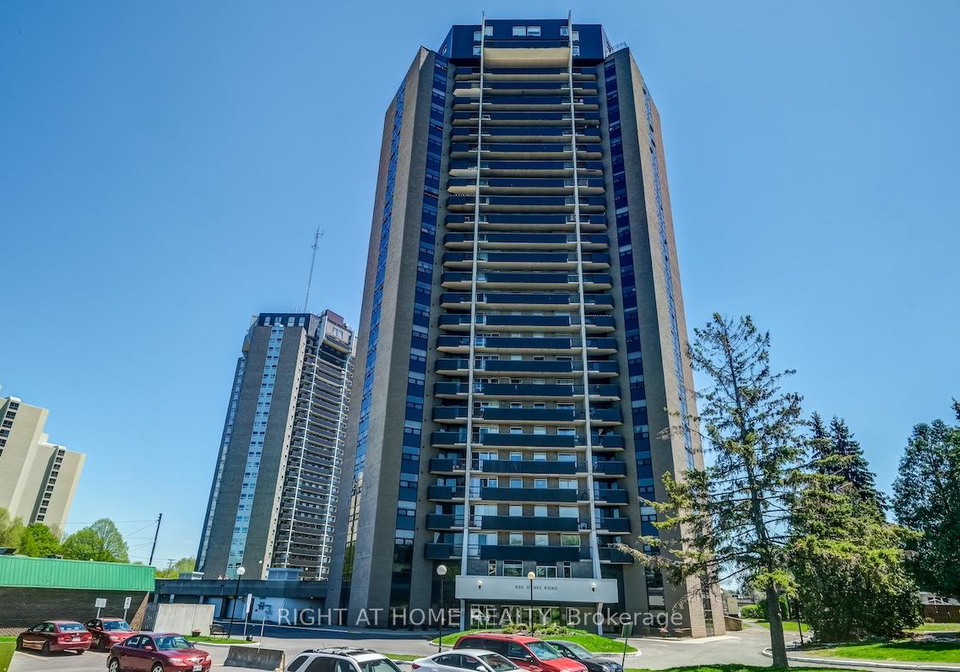 900-dynes-road-mooneysbaycarletonheightsanarea-ottawa-ontario-x12245040