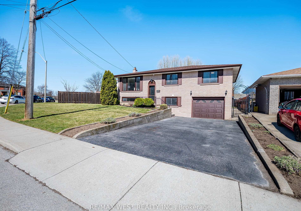 7-capilano-drive-hamilton-ontario-x12245068