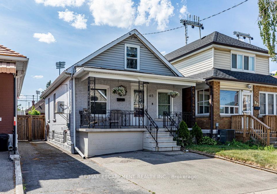 65-connaught-avenue-n-hamilton-ontario-x12245645