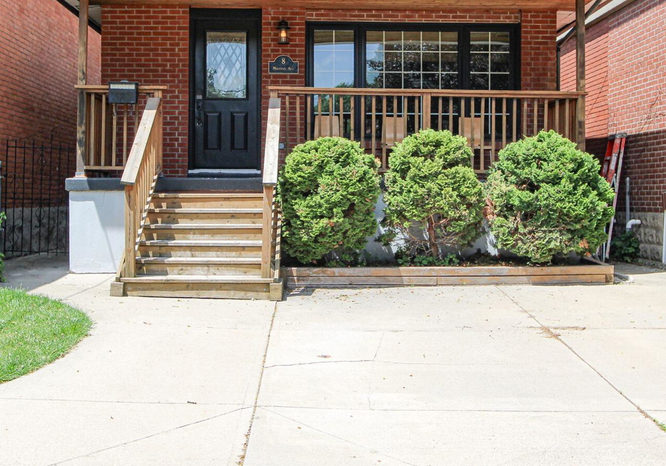 8-mountain-avenue-hamilton-ontario-x12245954