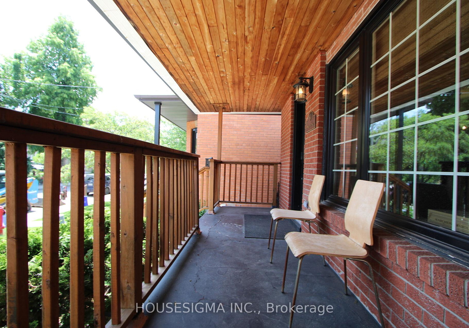 8-mountain-avenue-hamilton-ontario-x12245954