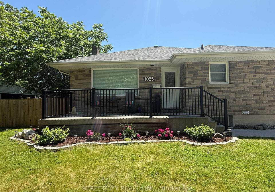 1025-kensington-boulevard-sarnia-ontario-x12246062