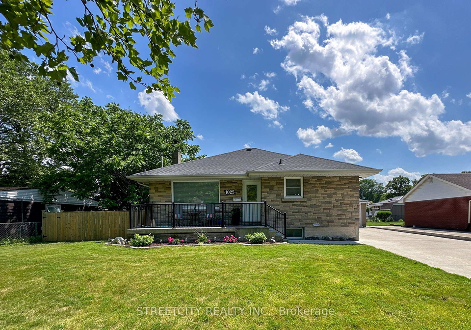 1025-kensington-boulevard-sarnia-ontario-x12246062