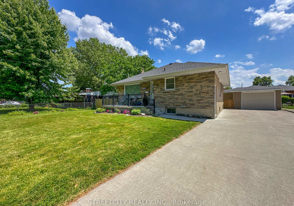 1025-kensington-boulevard-sarnia-ontario-x12246062