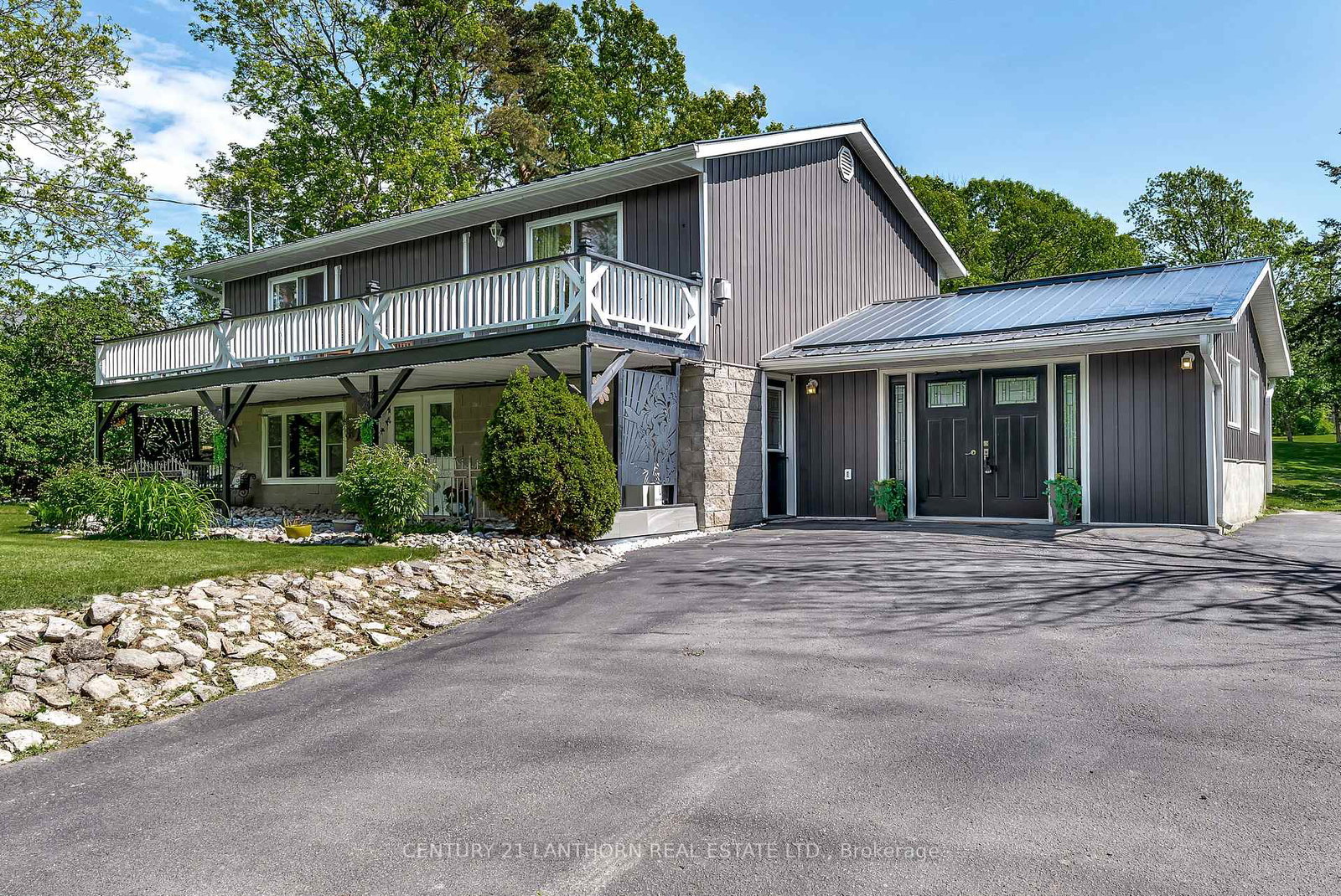 11807-loyalist-parkway-prince-edward-county-ontario-x12246174