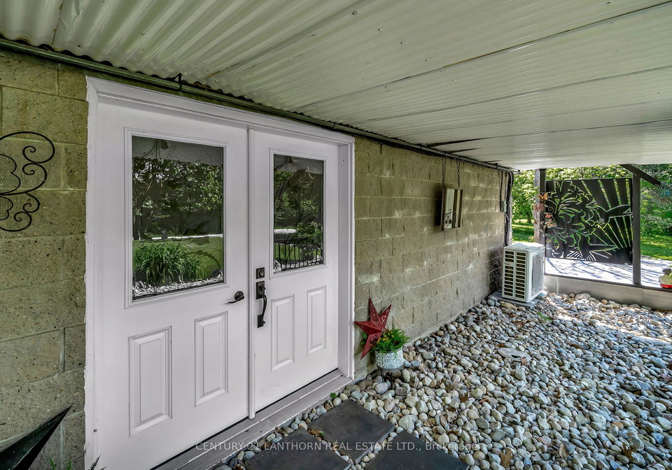 11807-loyalist-parkway-prince-edward-county-ontario-x12246174