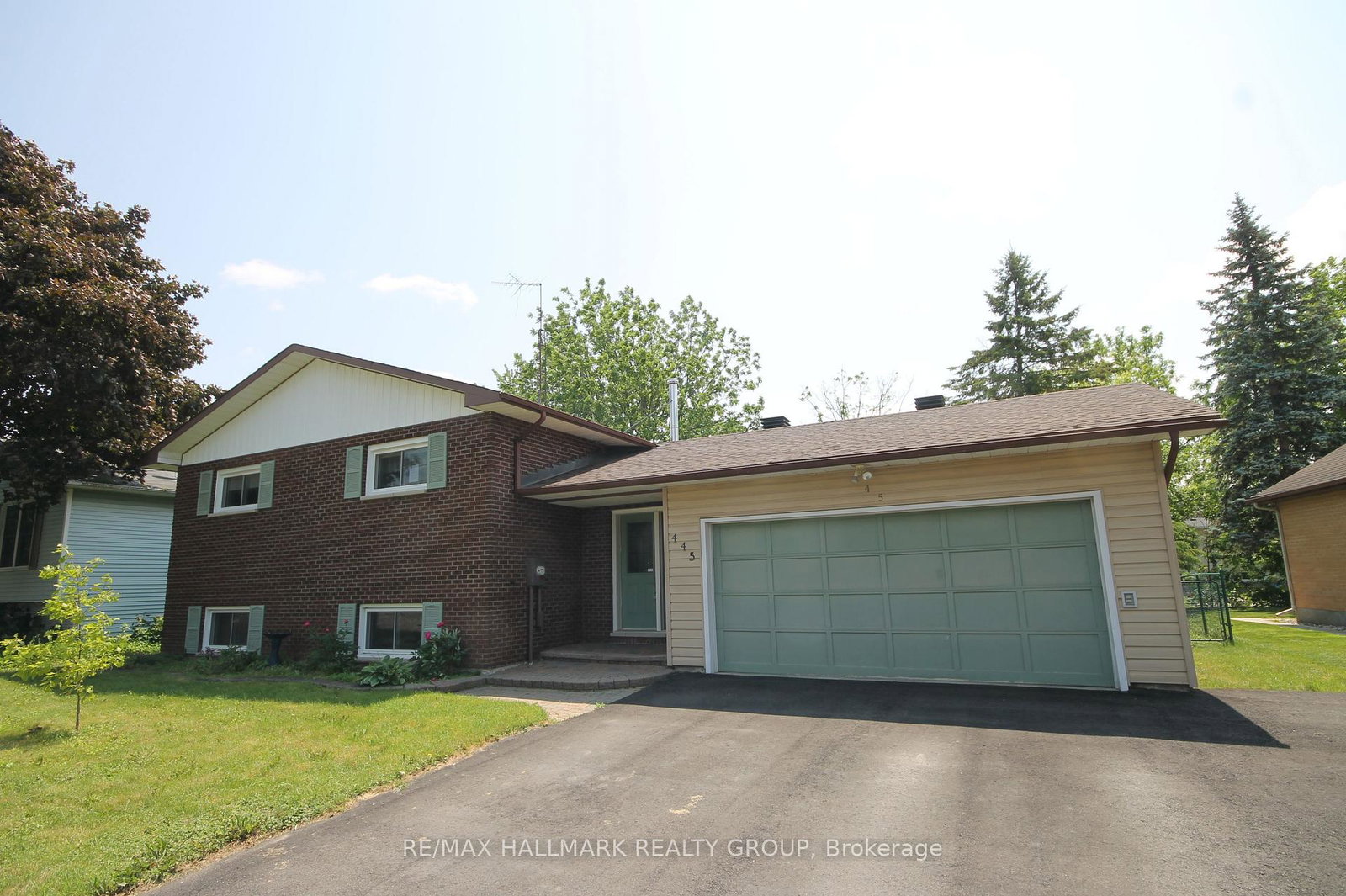 445-victoria-street-north-dundas-ontario-x12246220