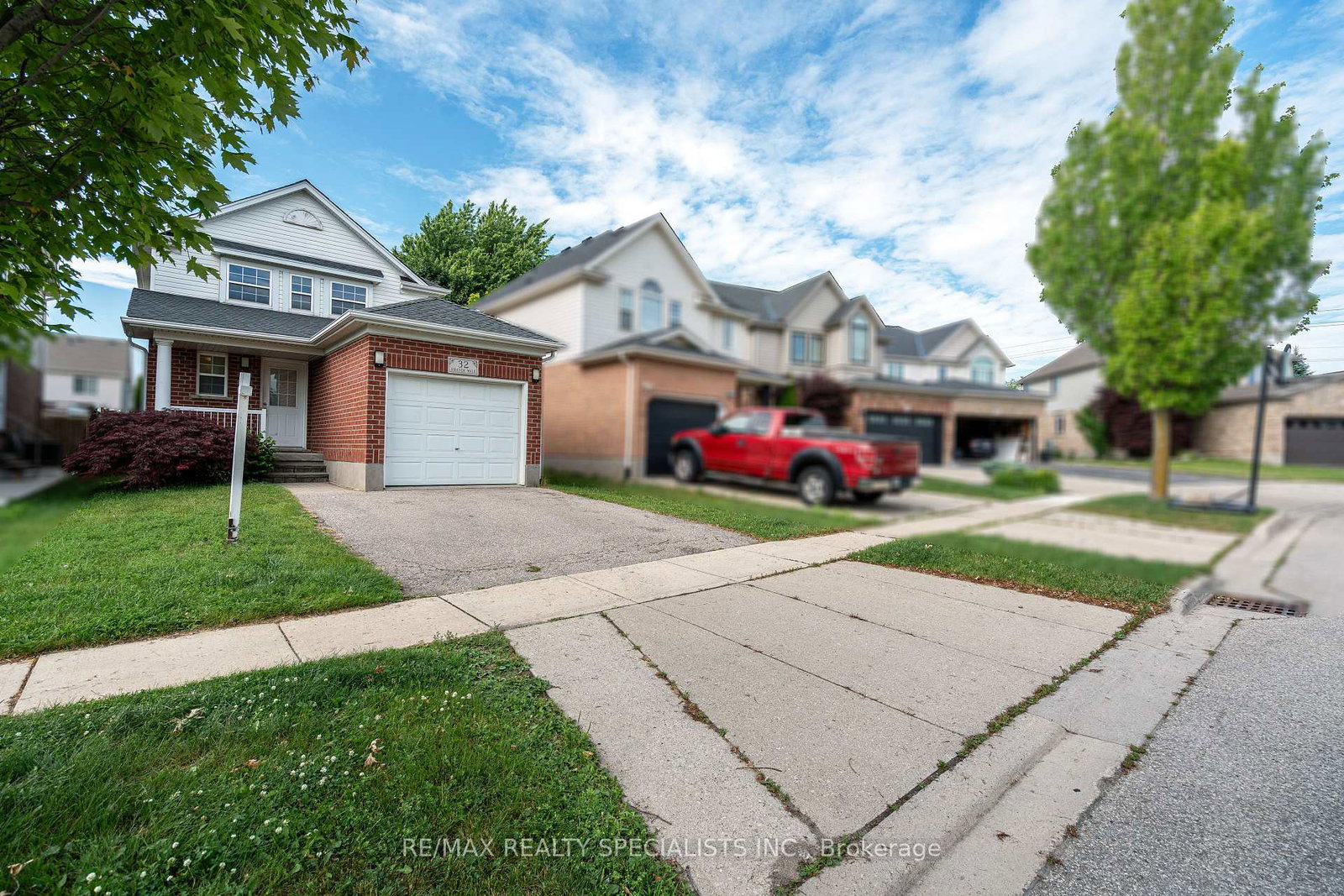 32-amanda-walk-cambridge-ontario-x12246286