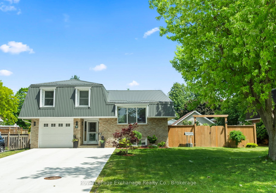 21-penetangore-row-s-huron-kinloss-ontario-x12246344