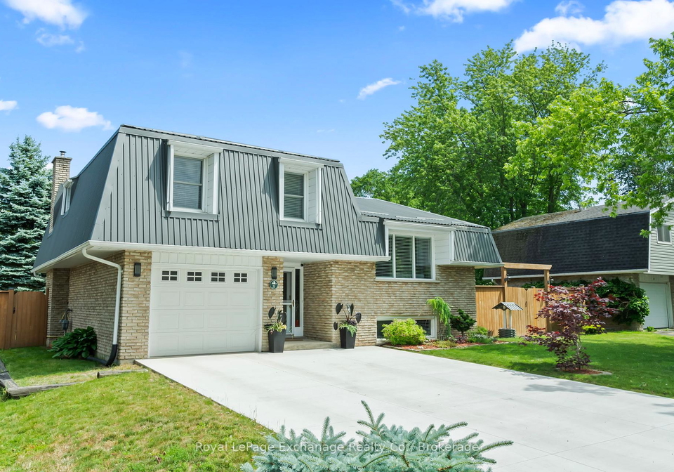 21-penetangore-row-s-huron-kinloss-ontario-x12246344
