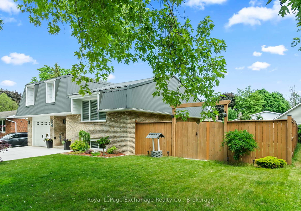 21-penetangore-row-s-huron-kinloss-ontario-x12246344