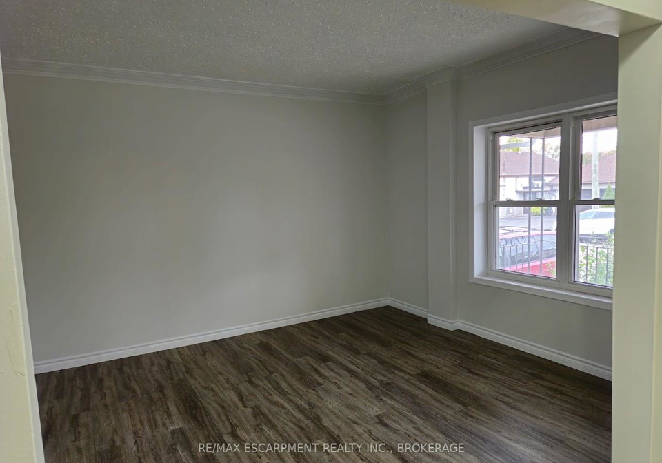 7-maitland-street-thorold-ontario-x12246380