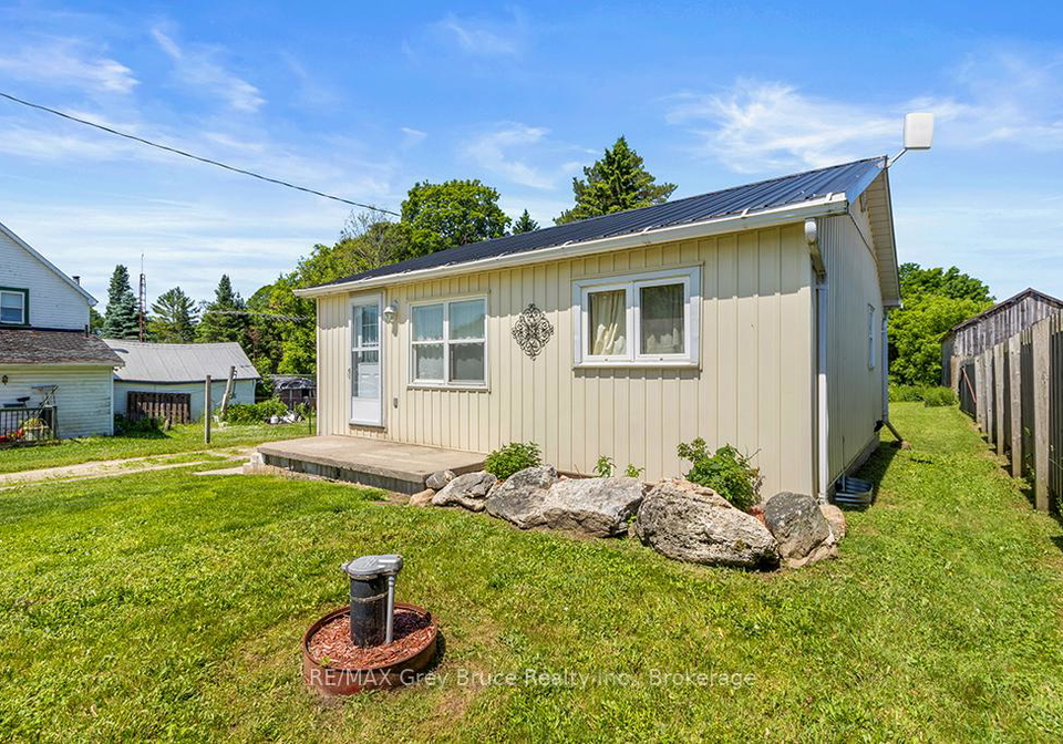 580309-60-sideroad-chatsworth-ontario-x12246391