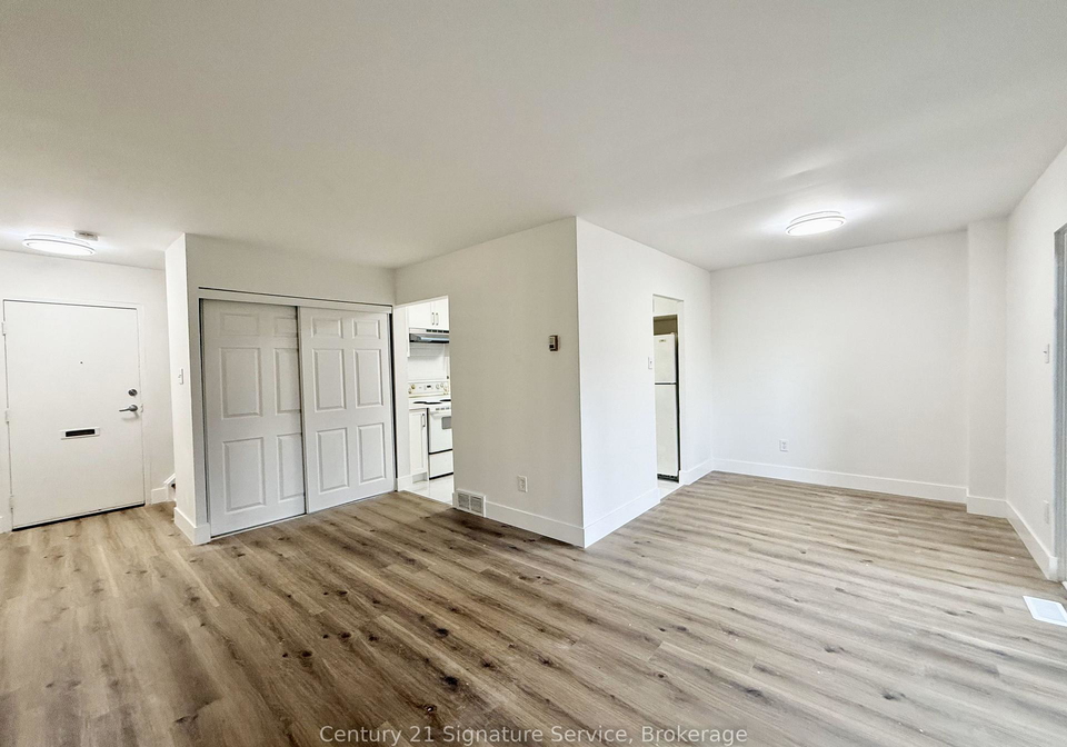 17-old-pine-trail-e-st-catharines-ontario-x12246619