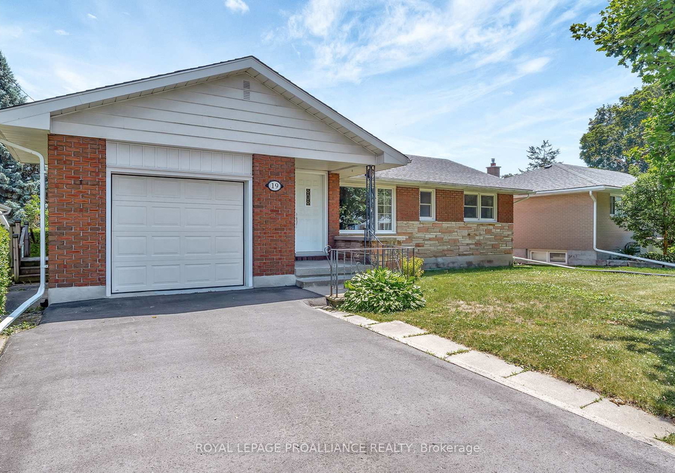 19-lee-avenue-belleville-ontario-x12246974
