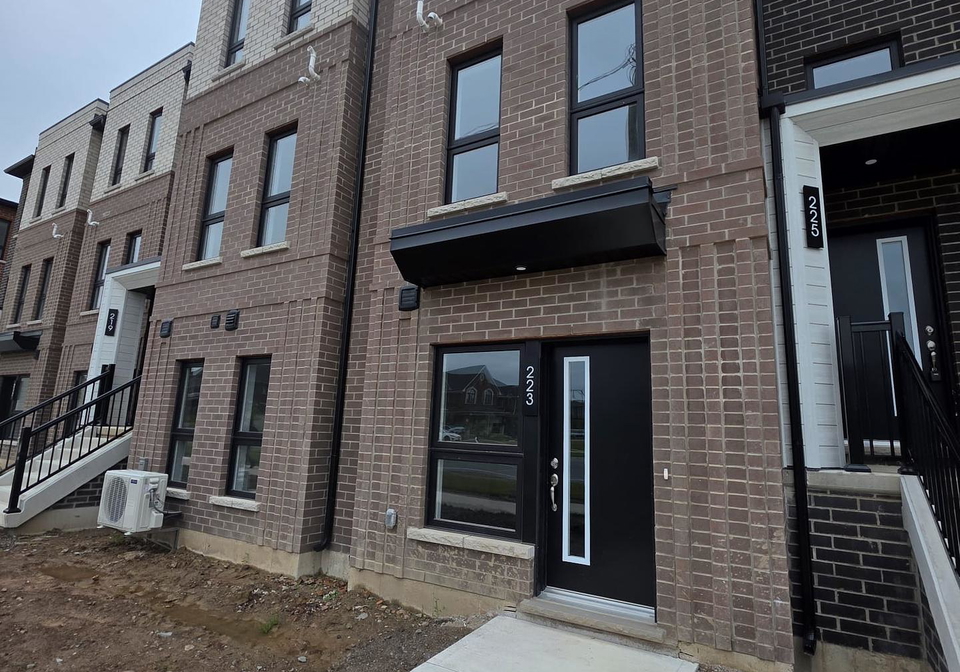 223-burke-street-hamilton-ontario-x12247140