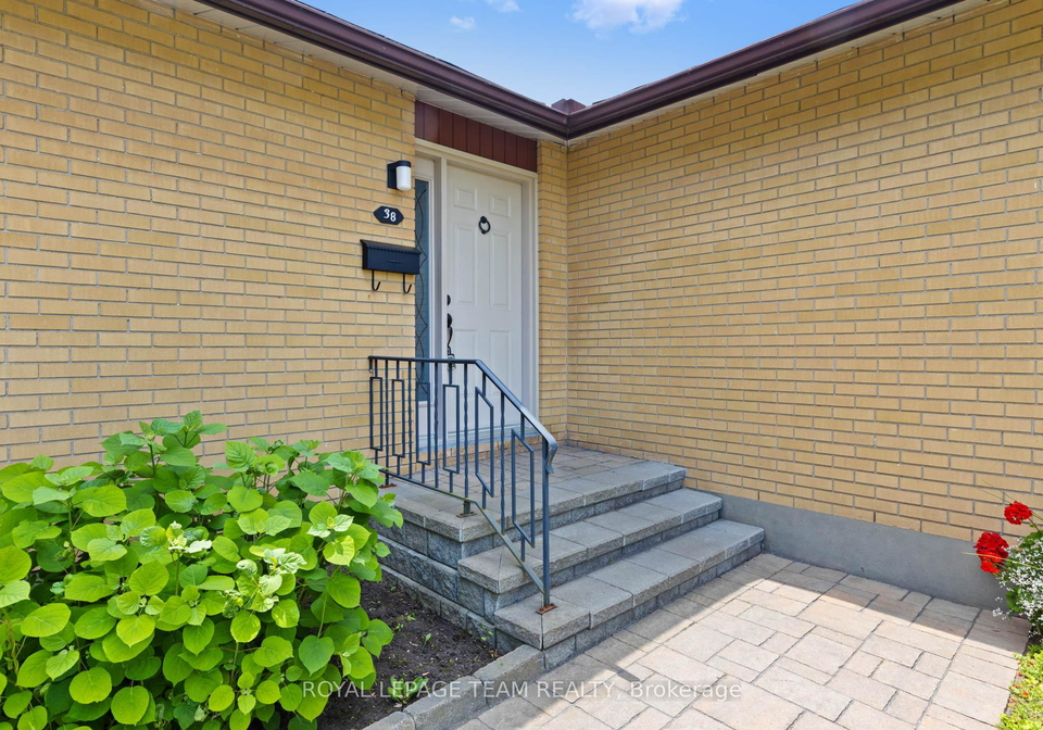 38-largo-crescent-ottawa-ontario-x12247165