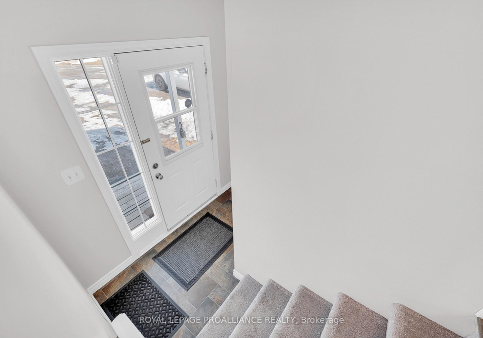 25-metcalfe-street-quinte-west-ontario-x12247210