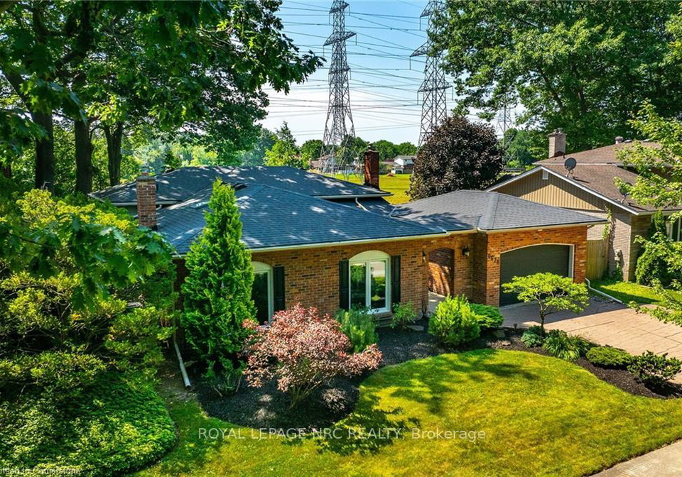 6678-dellpark-drive-niagara-falls-ontario-x12247346