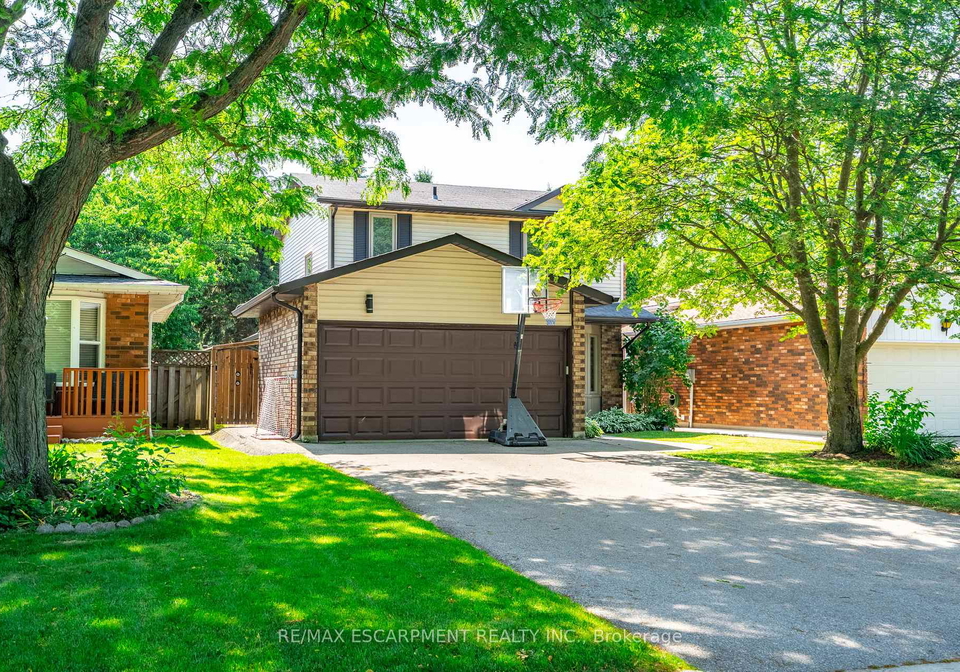 12-bloomsbury-court-hamilton-ontario-x12247517