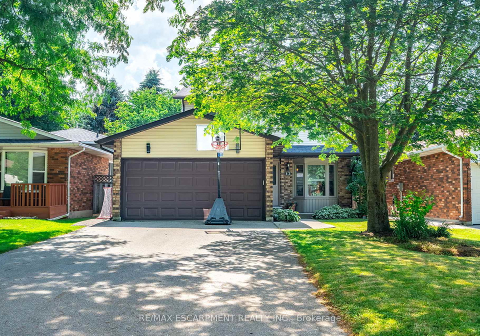 12-bloomsbury-court-hamilton-ontario-x12247517